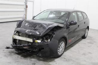 uszkodzony samochody osobowe Peugeot 308  2017/4
