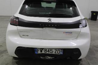 Peugeot 208  picture 5