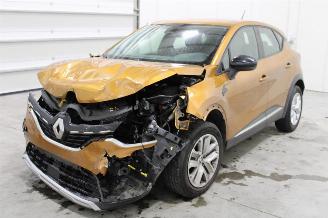 damaged passenger cars Renault Captur  2022/1