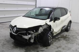 Damaged car Renault Captur  2014/7