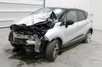Damaged car Renault Captur  2018/12