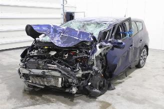 Damaged car Renault Scenic  2019/5