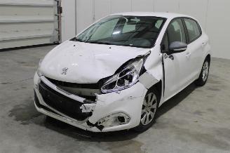 uszkodzony samochody osobowe Peugeot 208  2019/6