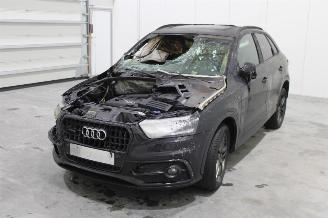 Vaurioauto  passenger cars Audi Q3  2014/9