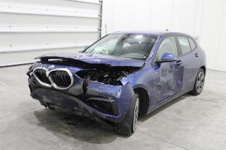 demontáž osobní automobily BMW 1-serie 118 2022/10