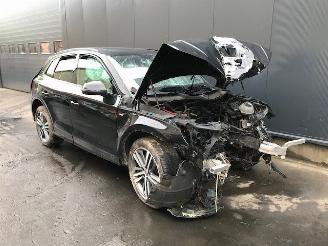 uszkodzony samochody osobowe Audi Q5 (FYX) SUV 2019 2.0 40 TDI 16V Quattro SUV  Diesel 1.968cc 140kW (190pk) 4x4 2019/1