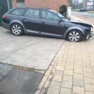 uszkodzony samochody osobowe Audi A6 allroad  2010/1