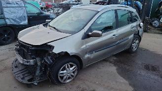Coche accidentado Renault Clio 3 2008 1.6 16v K4M DP0074 Beige TEHNK onderdelen 2008/4