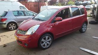 Salvage car Nissan Note E11 2008 1.4 16v CR12 Rood A32 onderdelen 2009/6