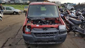 dañado vehículos comerciales Fiat Doblo  2004/8