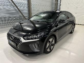 Schadeauto Hyundai Ioniq NEW TYPE 1.6 GDI NAVI/XENON/CAMERA/CRUISE/SFEERVERLICHTING 2020/10