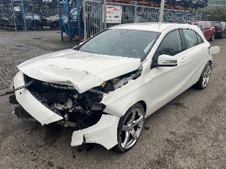 uszkodzony samochody osobowe Mercedes A-klasse  2015/1
