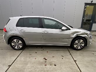 Volkswagen e-Golf 100 kWh -LED-NAVI-PDC picture 7