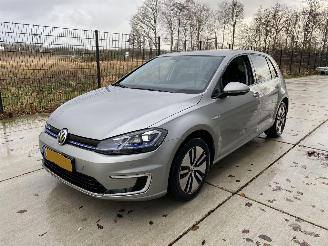 Coche accidentado Volkswagen e-Golf 100 kWh -LED-NAVI-PDC 2019/1