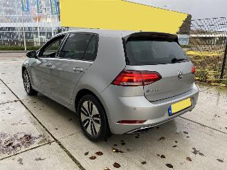 Volkswagen e-Golf 100 kWh -LED-NAVI-PDC picture 4