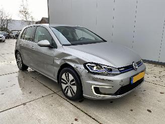 Volkswagen e-Golf 100 kWh -LED-NAVI-PDC picture 2