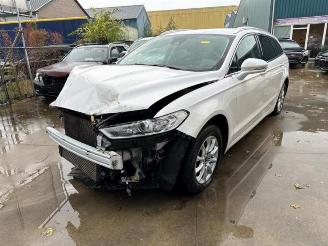 Coche accidentado Ford Mondeo Mondeo V Wagon, Combi, 2014 2.0 TDCi 150 16V 2019