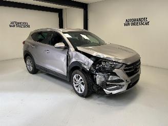 Salvage car Hyundai Tucson  2016/11