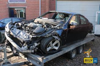 uszkodzony samochody osobowe BMW 5-serie E60 545i 2004/5