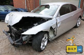 Damaged car BMW 3-serie E92 325i 2006/11