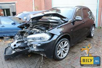 uszkodzony samochody osobowe BMW X5 F15 3.0D X-drive 2016/5