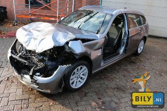 Coche accidentado BMW 3-serie E91 320i 2010/6