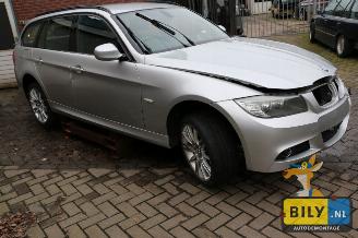 uszkodzony samochody osobowe BMW 3-serie E91 318i \'11 2011/3