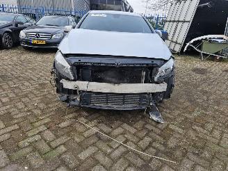 damaged passenger cars Mercedes A-klasse A 180 CDI 2013/9