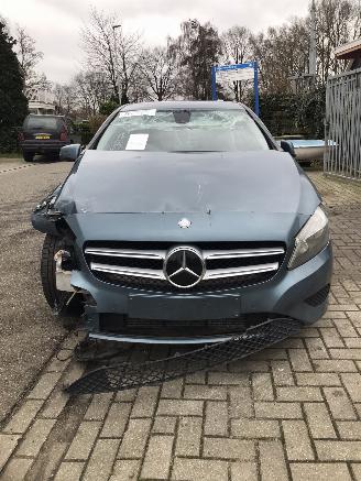 uszkodzony samochody osobowe Mercedes A-klasse A 180 CDI 2014/3