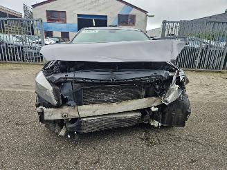 Damaged car Mercedes A-klasse A 180 2013/3