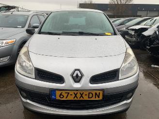 Renault Clio Clio III (BR/CR) Hatchback 2005 / 2014 picture 2